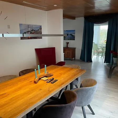 Stilvolle 90qm Mit Wintergarten * Hungen