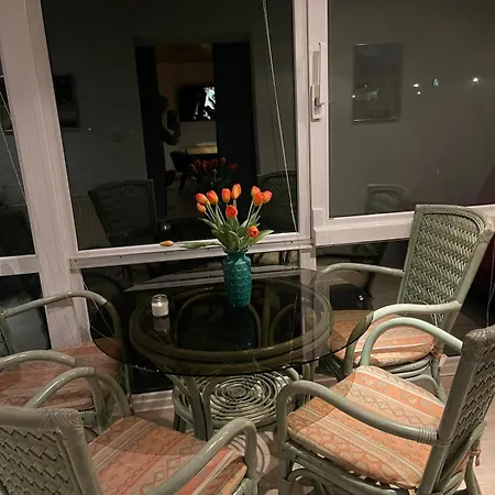 Stilvolle 90qm Mit Wintergarten Appartamento