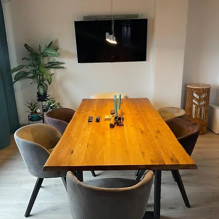 Stilvolle 90qm Mit Wintergarten Appartement *