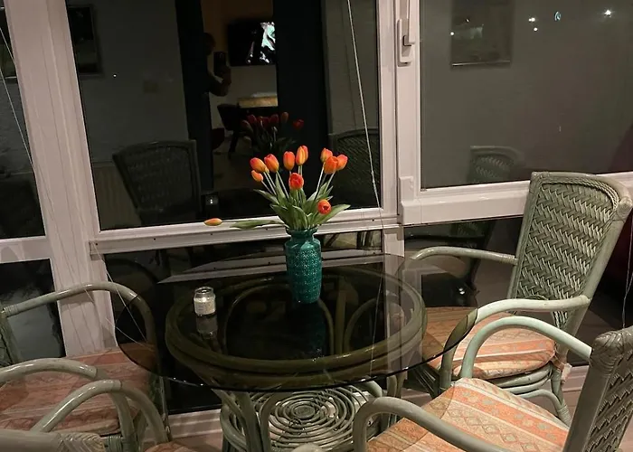 Stilvolle 90qm Mit Wintergarten Apartamento